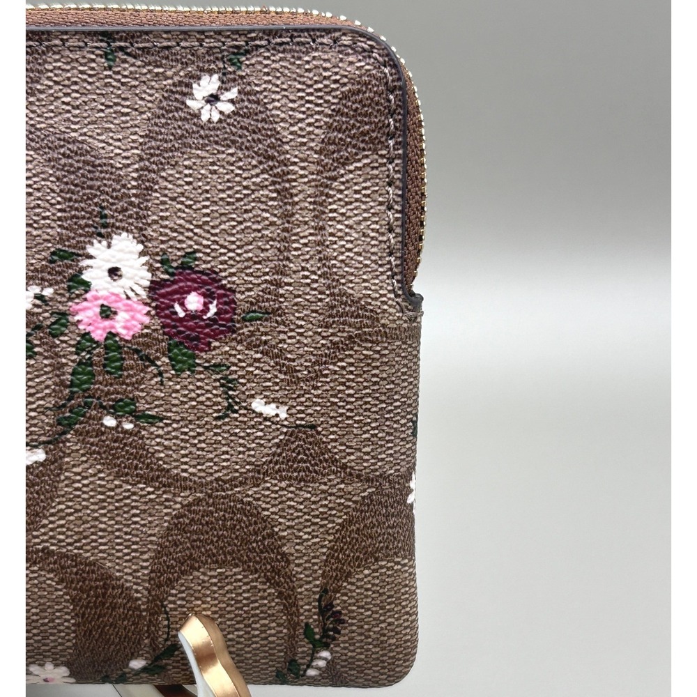 NWT Coach Signature Evergreen Floral Corner Zip Wristlet LM/Khaki Multi - Picture 8 of 11